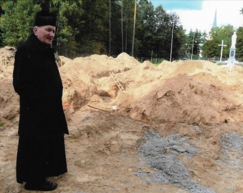 &ldquo;Dievs raksta taisni ar greizām līnijām&rdquo;.  Slavinājums post mortem pr. Konstantīna Bojāra piemiņai
