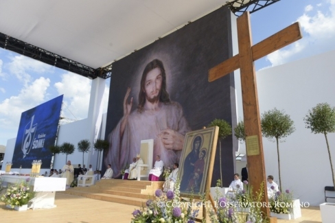 Pāvests Francisks: &bdquo;Dzīve nav domāta, lai nonāktu ... paralizējo&scaron;a kauna valgos&rdquo;